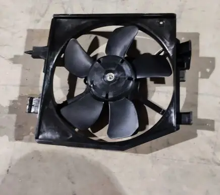 Mazda Protege Radiator cooling fan shroud