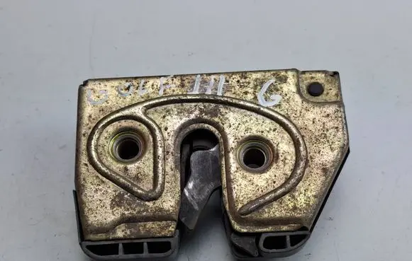 Volkswagen Golf III Tailgate/trunk/boot lock/catch/latch 1H9827505