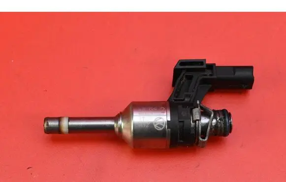 Volkswagen Caddy Fuel injector 03F906036B