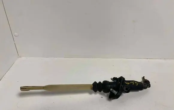 Volvo V70 Clutch master cylinder 30651400