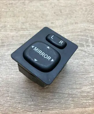 Toyota Avensis Verso Wing mirror switch 769746B 183574