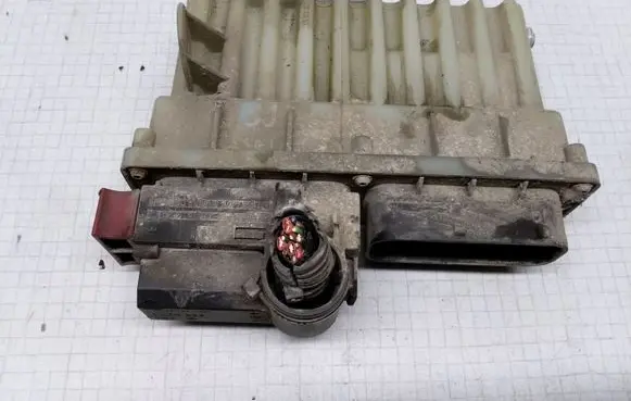 Opel Zafira A Coolant fan relay 24410130 15396912