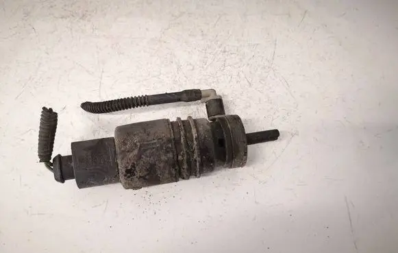 Volkswagen Jetta V Windscreen/windshield washer pump 1T0955651