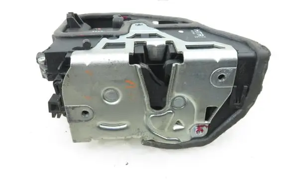 BMW 3 E90 E91 Rear door lock 7060296