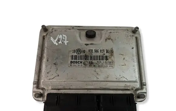 Volkswagen PASSAT B5 Engine control unit/module 038906019BK 0281010305