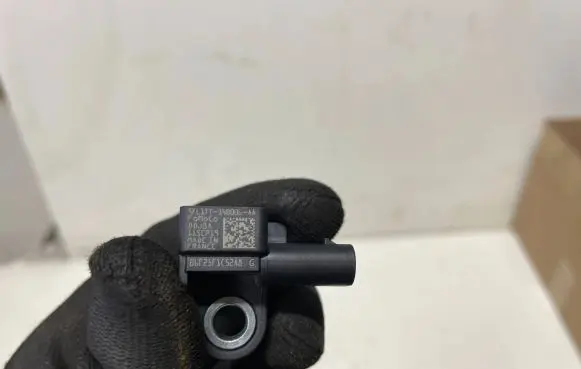 Ford Fiesta Airbag deployment crash/impact sensor L1TT14B006
