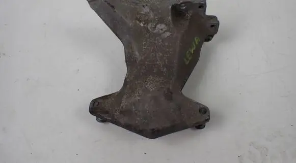 Mercedes-Benz CL C216 Engine mounting bracket A2752232504
