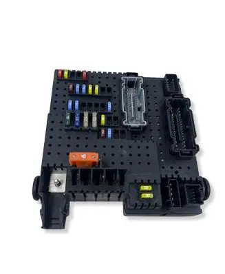 Volvo V70 Fuse module 30728512 28017881 06W151