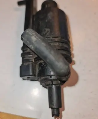 Audi A4 S4 B5 8D Windscreen/windshield washer pump 4A0955651