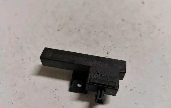 Audi A6 C7 Antenna control unit 8K0907247