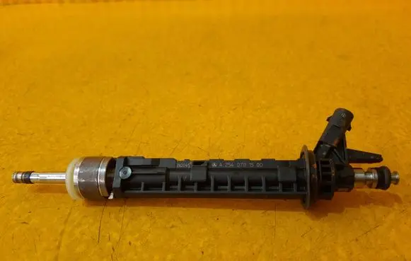Mercedes-Benz GLC C254 Fuel injector A2540701500