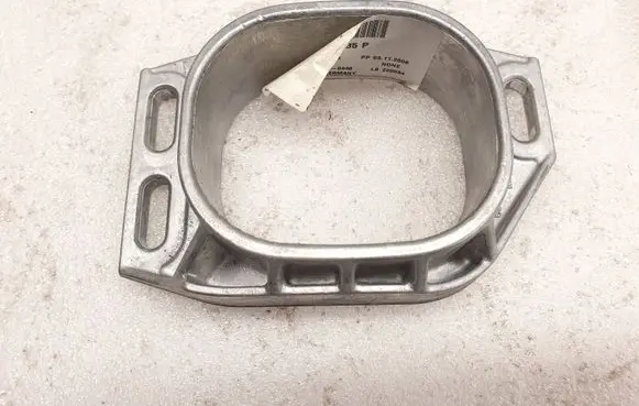Audi A4 S4 B7 8E 8H Engine mounting bracket 8D0199335P