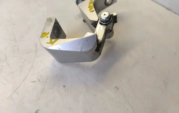 Volkswagen Transporter - Caravelle T5 Front door upper hinge 7H0831401B