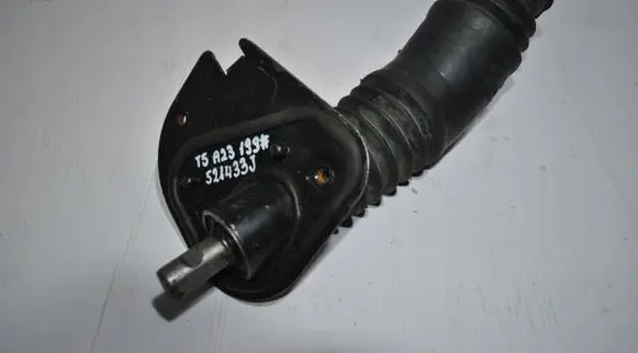 Volkswagen Transporter - Caravelle T5 Steering column universal joint 521433J