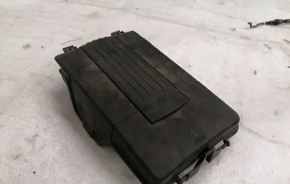 Volkswagen Touran I Battery box tray cover/lid 1K0915443