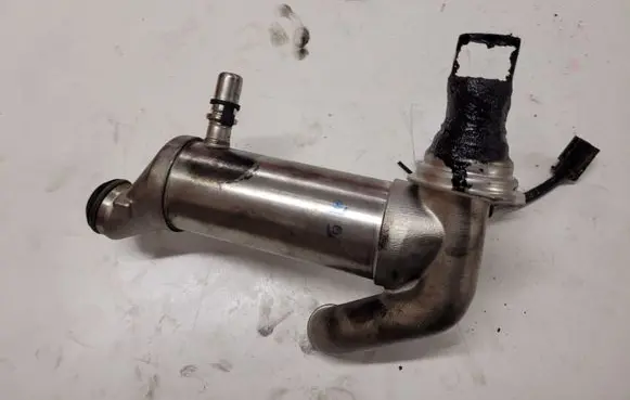 BMW X6 E71 EGR valve cooler 850733403 045381005