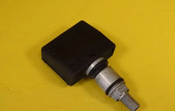 Renault Vel Satis Tire pressure sensor 8200023746