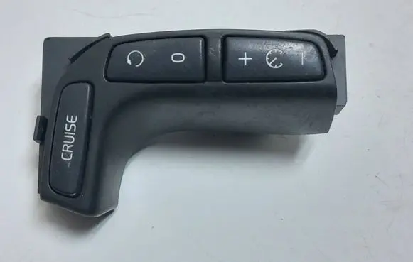 Volvo V70 Steering wheel buttons/switches 30739571