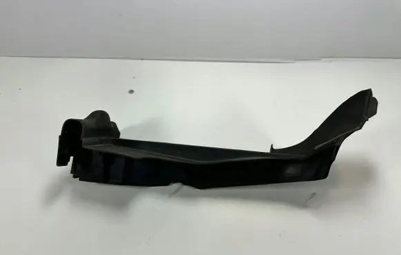 Audi Q7 4M Front arch trim 