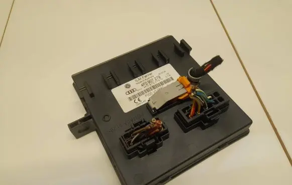Audi A6 S6 C6 4F Comfort/convenience module 4F0907279 F005V00562