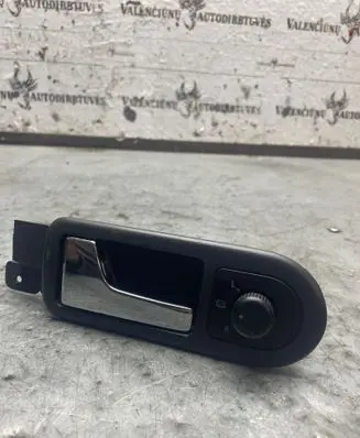Volkswagen PASSAT B5.5 Front door interior handle 3B1837113