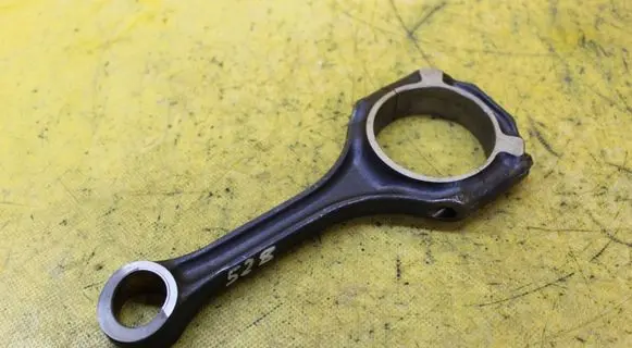 Mercedes-Benz E W212 Piston with connecting rod