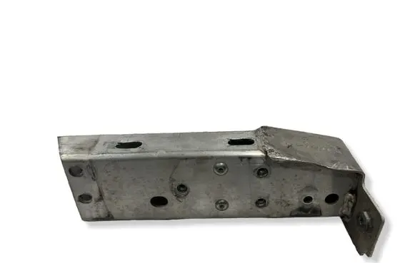Chevrolet Corvette C8 Radiator mount bracket 84748129C