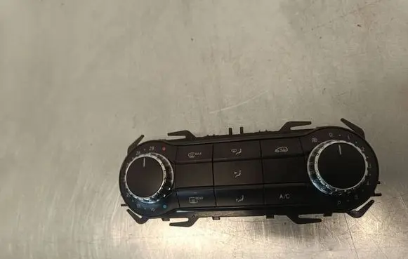 Mercedes-Benz B W246 W242 Climate control unit A2469001708 5HB01044503 A2469015503