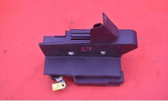 Dacia Sandero Rear door lock 