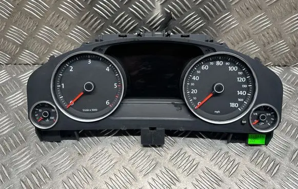Speedometer (instrument cluster)