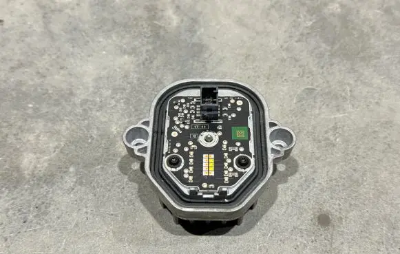 Volvo S90, V90 LED ballast control module 