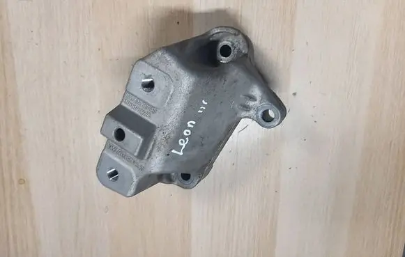 Seat Leon (5F) Gearbox mounting bracket 1K0199117CF