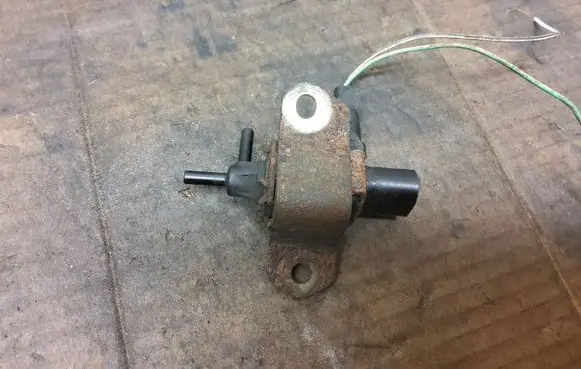 Ford Mondeo Mk III Turbo solenoid valve