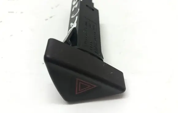 Volvo XC70 Hazard light switch 9441045 04W236
