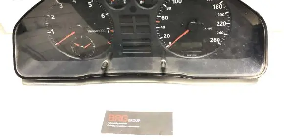 Audi A4 S4 B5 8D Speedometer (instrument cluster) AU0007001 17652377