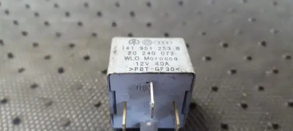 Audi TT Mk1 Other relay 141951253B 20240072
