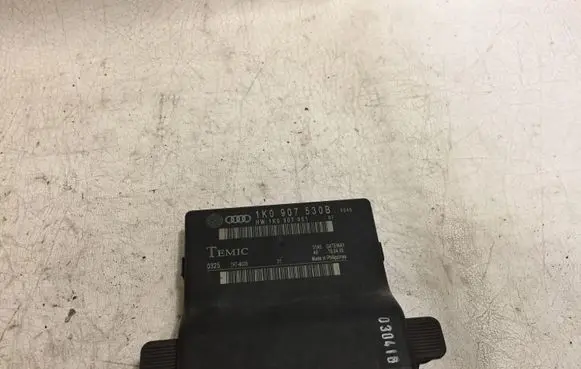 Audi A3 S3 8P Gateway control module 1K0907530B