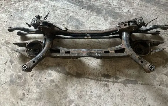 Volkswagen PASSAT B8 Rear subframe