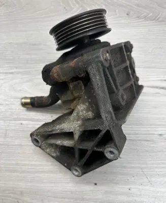 Mazda 2 Power steering pump