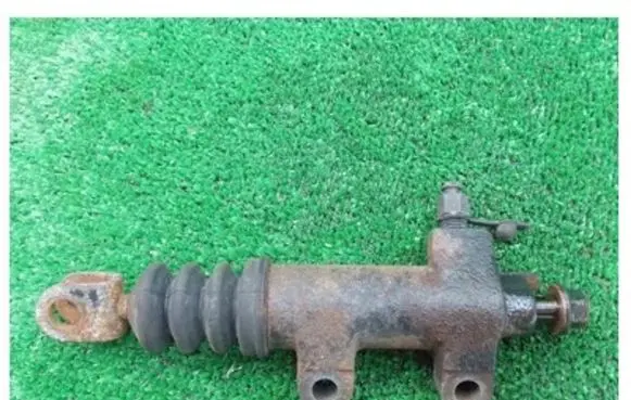 Hyundai Santa Fe Clutch slave cylinder 