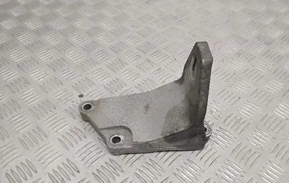 Nissan Leaf II (ZE1) Engine mounting bracket 