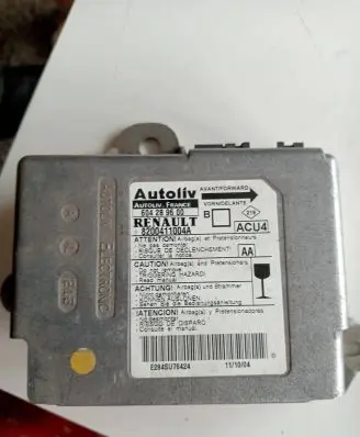 Renault Megane II Airbag control unit/module 8200411004