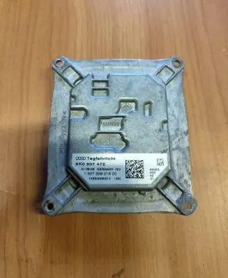 Audi A4 S4 B8 8K Headlight ballast module Xenon 8K0907472 130732921800 10EEG090314