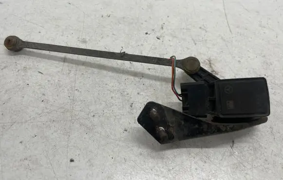 Mercedes-Benz S W221 Headlight/headlamp level sensor A0105427717