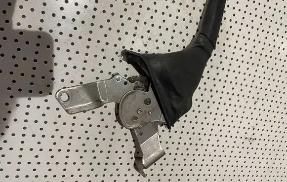 Lexus IS 220D-250-350 Handbrake/parking brake lever assembly