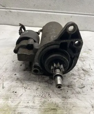 Volkswagen Golf III Starter motor 1005821583