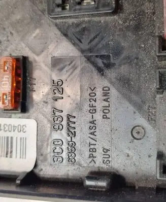 Volkswagen PASSAT B6 Fuse module 3C0937125 1JJ76989 30403187