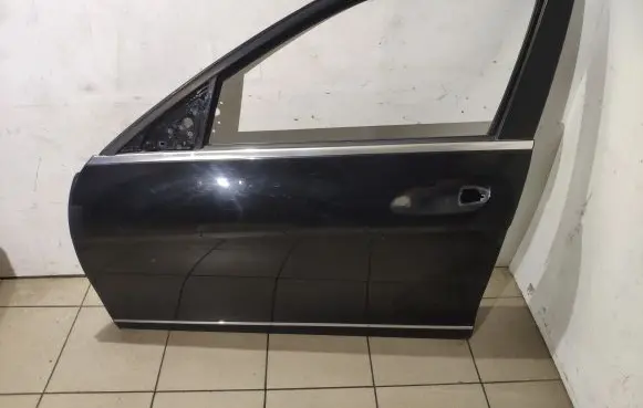 Mercedes-Benz C W204 Front door A2047220110