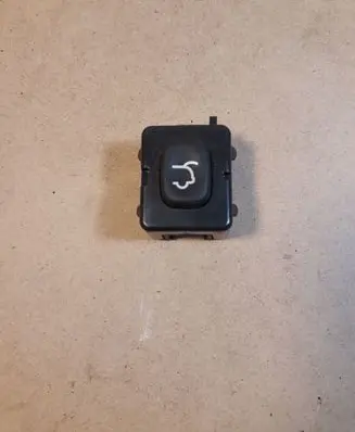 Jeep Grand Cherokee Tailgate/trunk/boot open switch P04602751AA