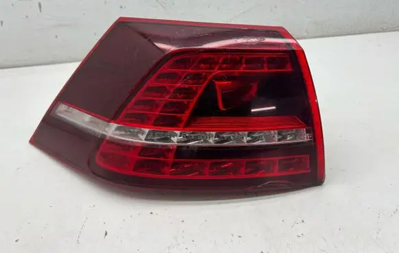Volkswagen Golf VII Rear/tail lights 5G0945207 81230101